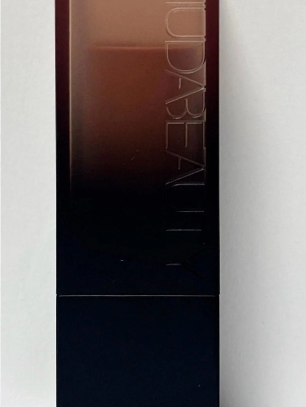 Huda Beauty Hustla Cream Lipstick